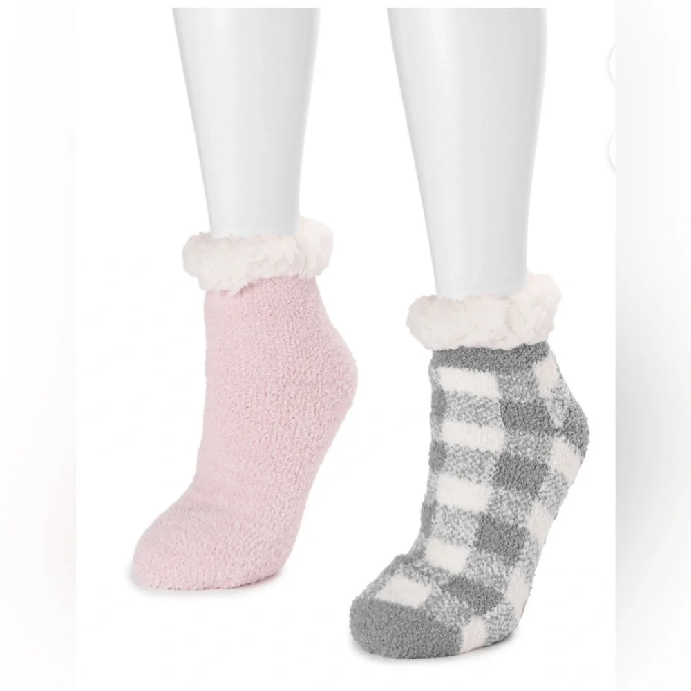 MUK‎ LUKS 2pairs warm & cozy faux fur red & black print Ankle Height Cabin socks